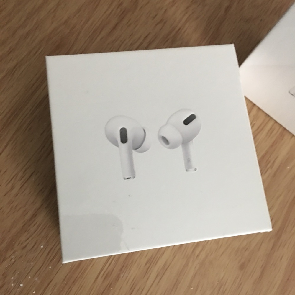 Apple AirPods Pro’s 100% new sealed